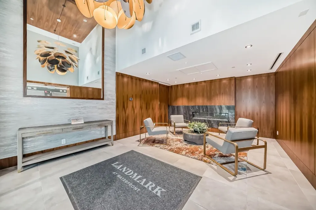88 Waterfront Mews SW Calgary AB T2P 1K7