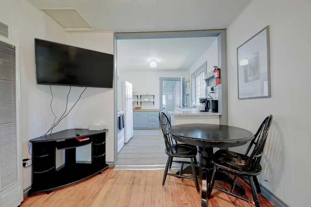 4738 50 Street E Sylvan Lake AB T4S1G8