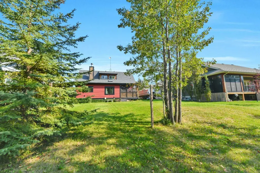 460 Summer Crescent Rural Ponoka County AB T0C 2J0