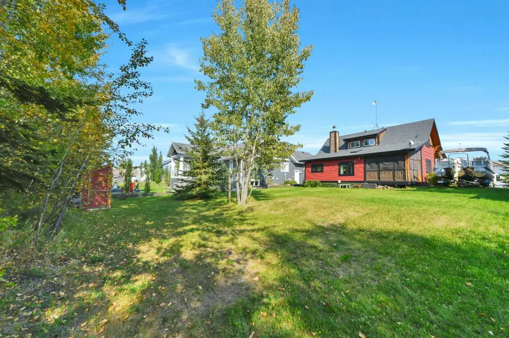 460 Summer Crescent Rural Ponoka County AB T0C 2J0