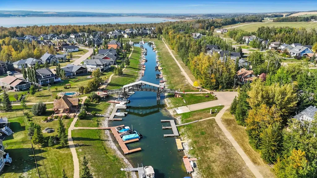 460 Summer Crescent Rural Ponoka County AB T0C 2J0