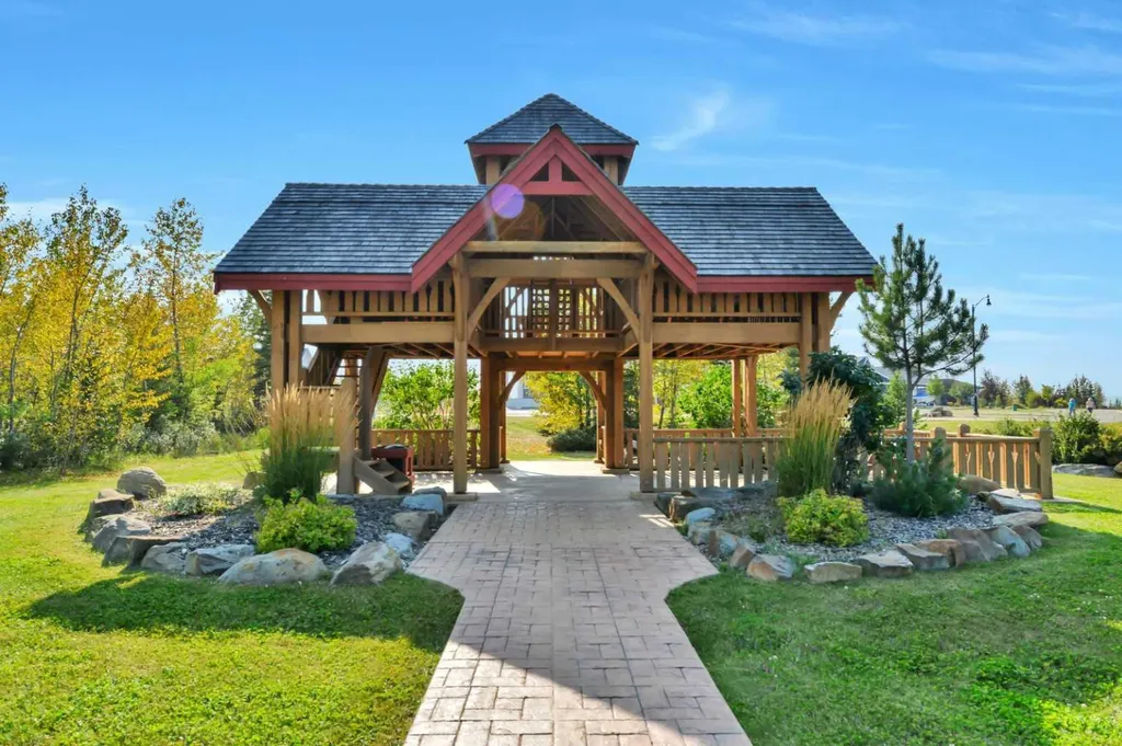 460 Summer Crescent Rural Ponoka County AB T0C 2J0