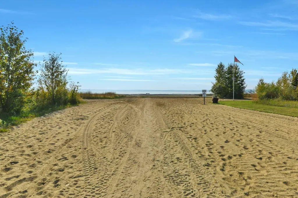 460 Summer Crescent Rural Ponoka County AB T0C 2J0