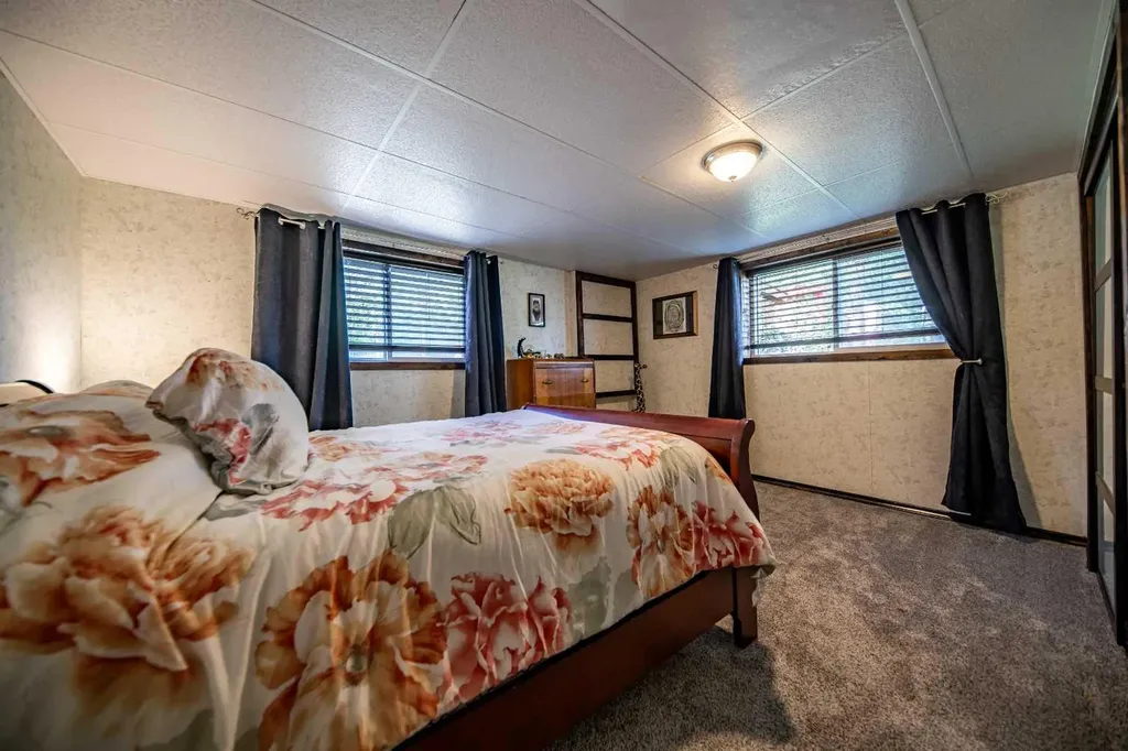 69067 Highway 40 Grovedale AB T0H 1X0