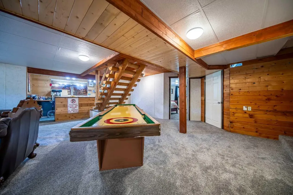 69067 Highway 40 Grovedale AB T0H 1X0