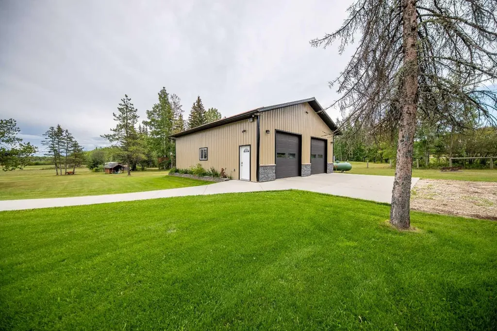 69067 Highway 40 Grovedale AB T0H 1X0