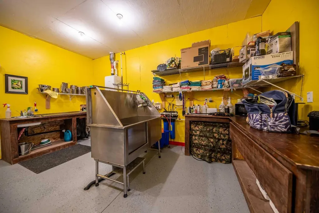 69067 Highway 40 Grovedale AB T0H 1X0