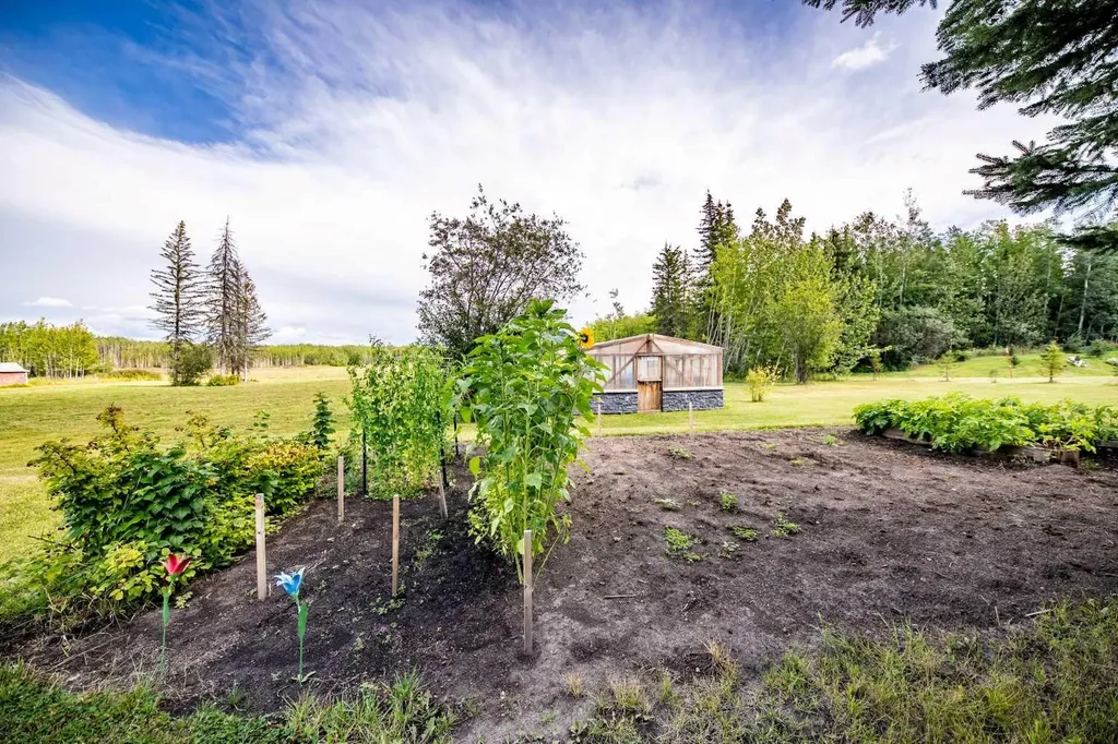 69067 Highway 40 Grovedale AB T0H 1X0