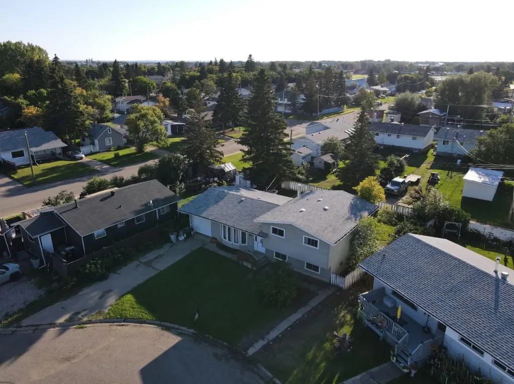 5804 48a Street High Prairie AB T0G 1E0