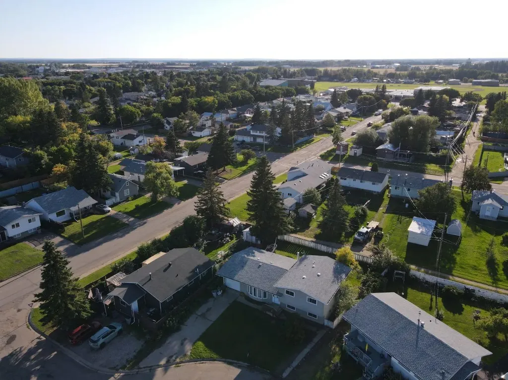 5804 48a Street High Prairie AB T0G 1E0