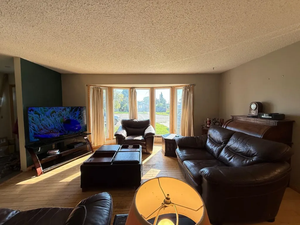 5804 48a Street High Prairie AB T0G 1E0