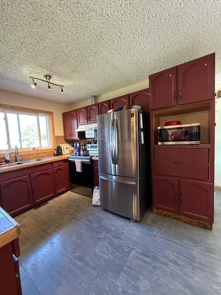 5804 48a Street High Prairie AB T0G 1E0