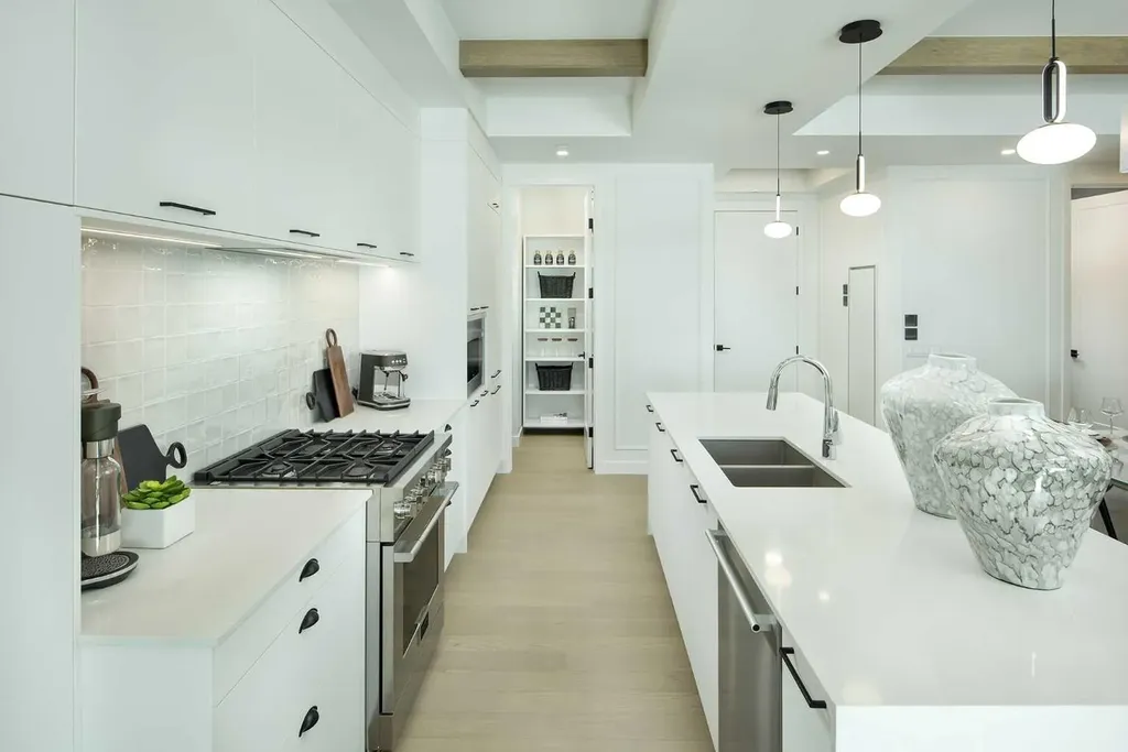 4185 Norford Avenue NW Calgary AB T3B 6V2