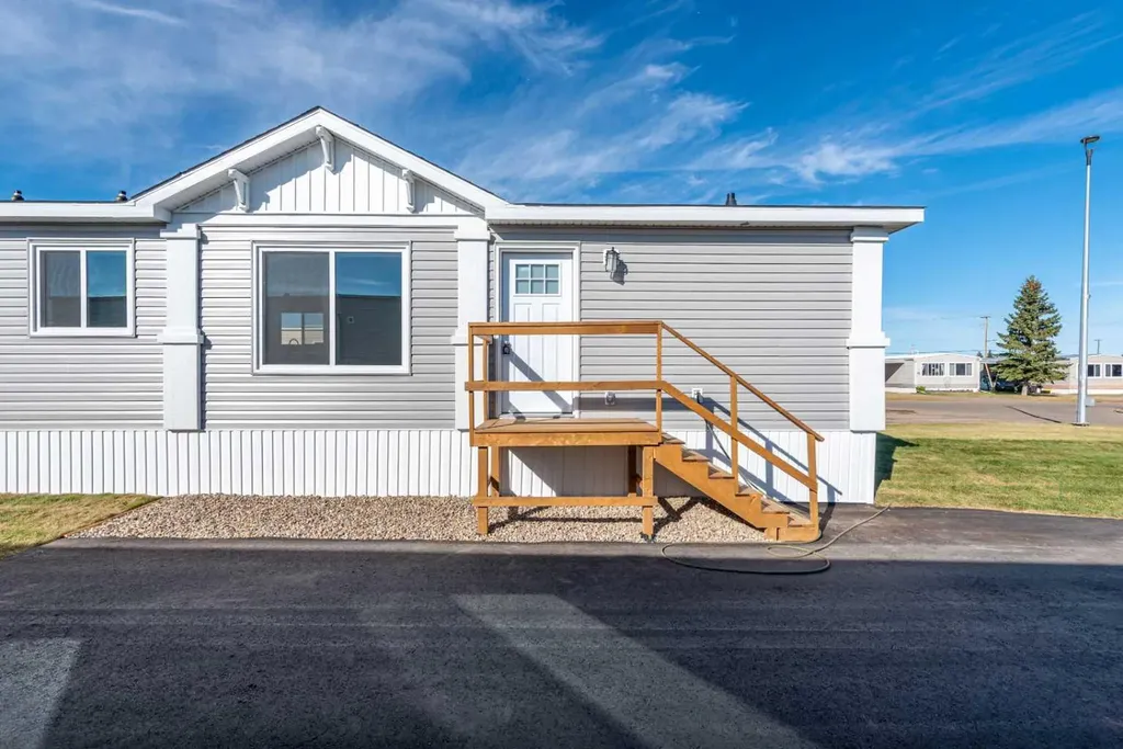 5308 57 Street Lloydminster AB T9V 2A3