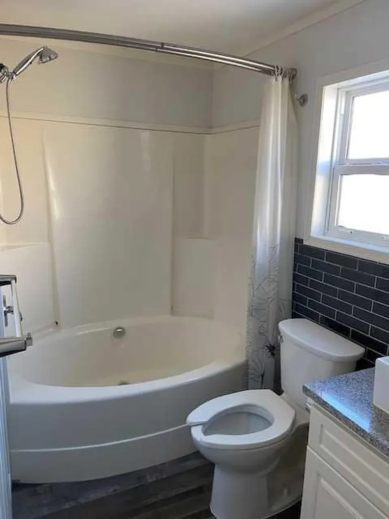 7928 97 Avenue Peace River AB T8S1W6