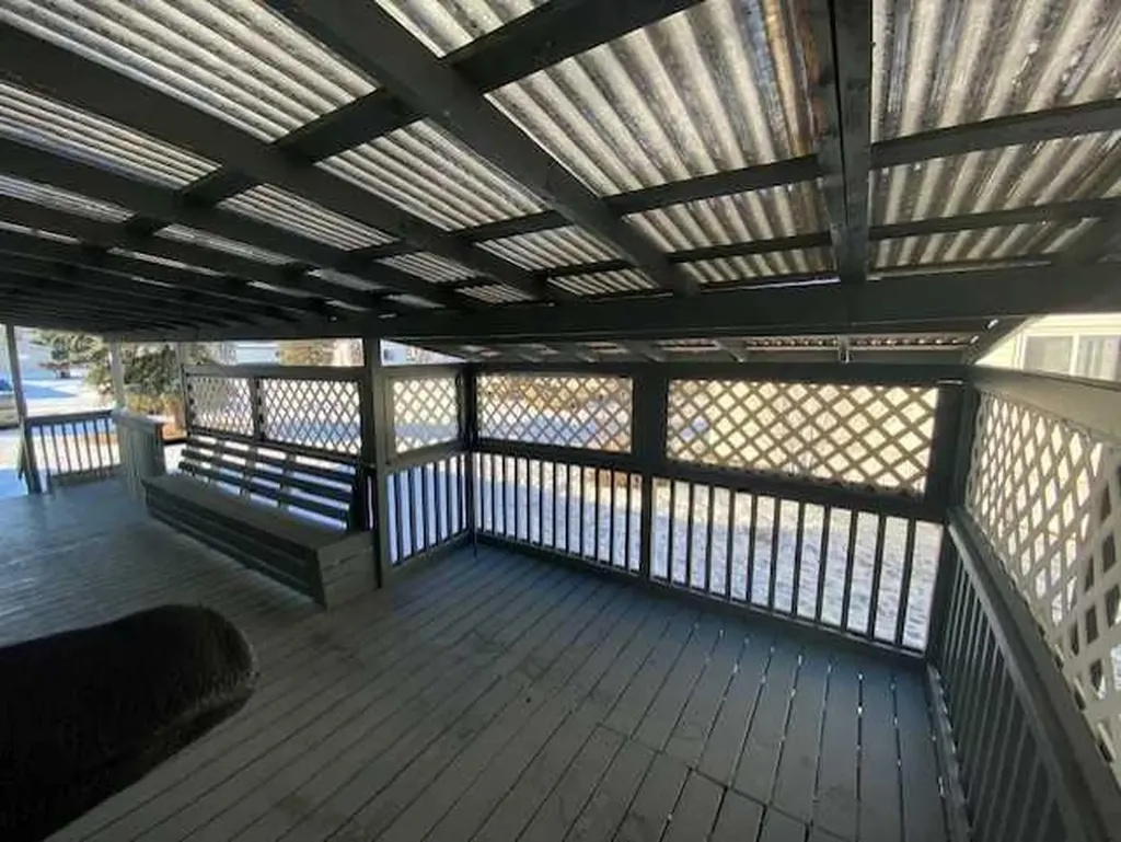 7928 97 Avenue Peace River AB T8S1W6