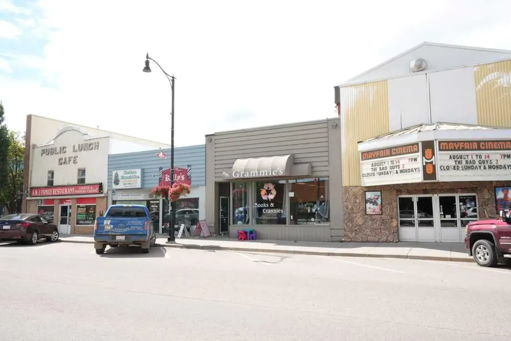 4912 50 Avenue Olds AB T4H 1A5