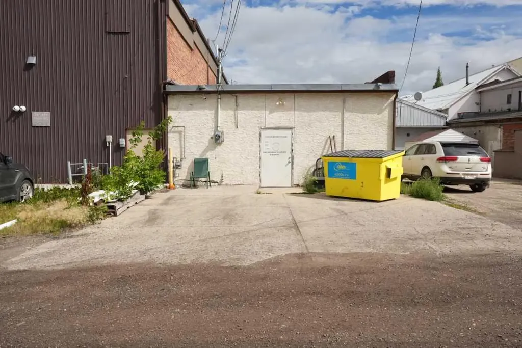4912 50 Avenue Olds AB T4H 1A5