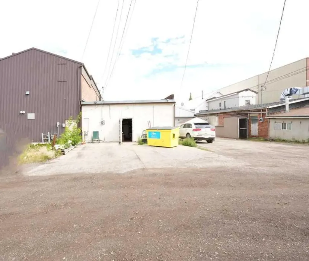 4912 50 Avenue Olds AB T4H 1A5