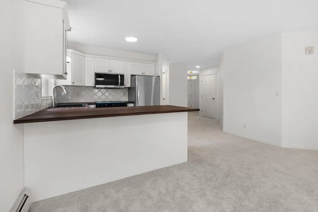 7451 Springbank Boulevard SW Calgary AB T3H4K5