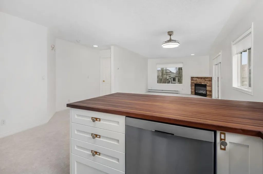 7451 Springbank Boulevard SW Calgary AB T3H4K5