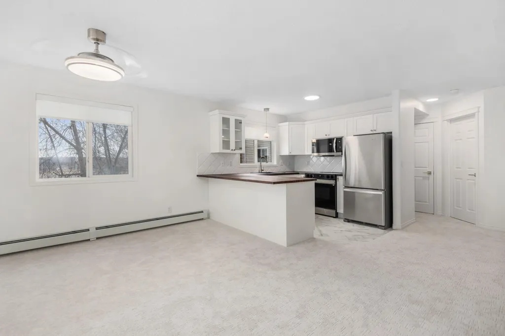 7451 Springbank Boulevard SW Calgary AB T3H4K5