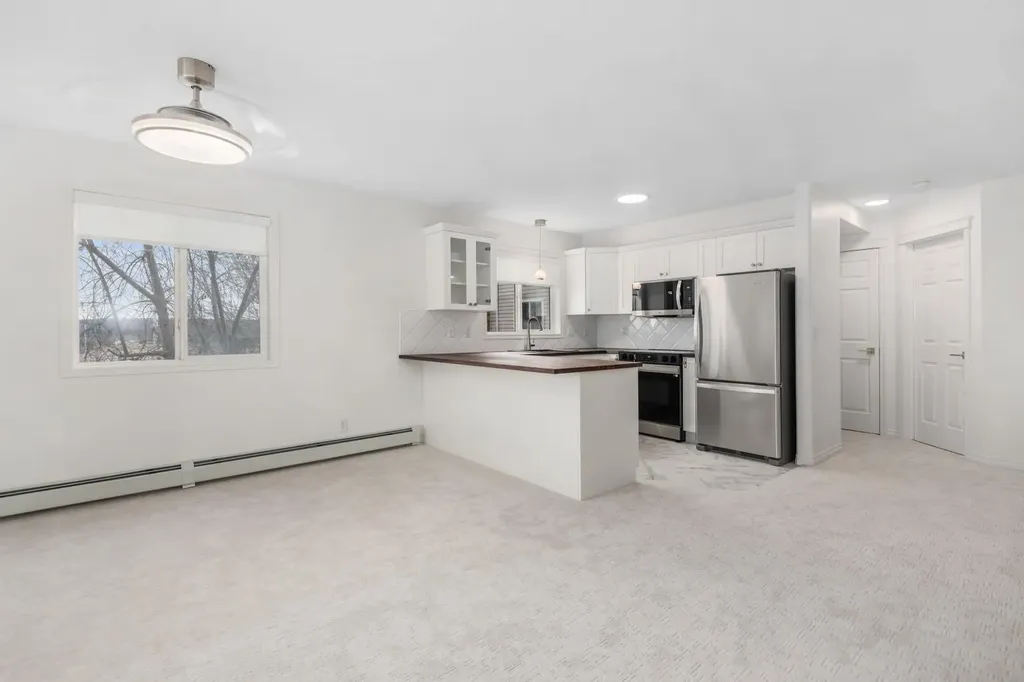 7451 Springbank Boulevard SW Calgary AB T3H4K5