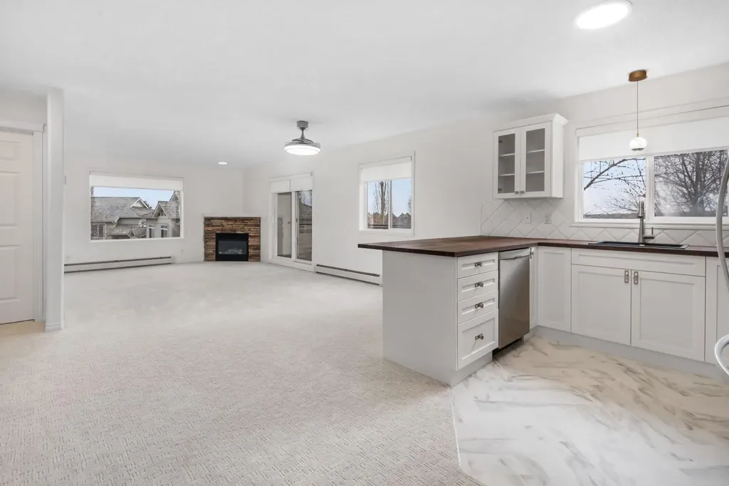 7451 Springbank Boulevard SW Calgary AB T3H4K5