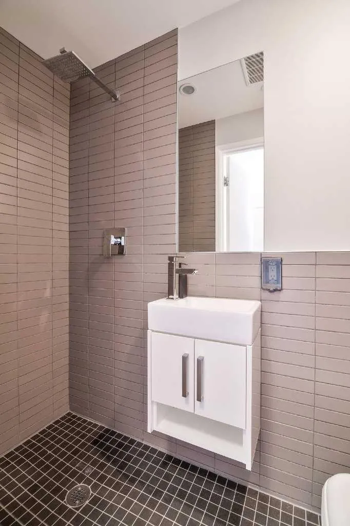515 4 Avenue NE Calgary AB T2E 0J9
