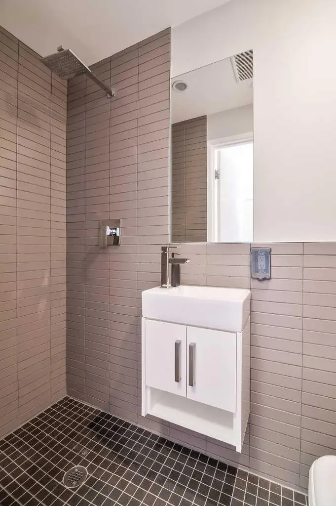 515 4 Avenue NE Calgary AB T2E 0J9
