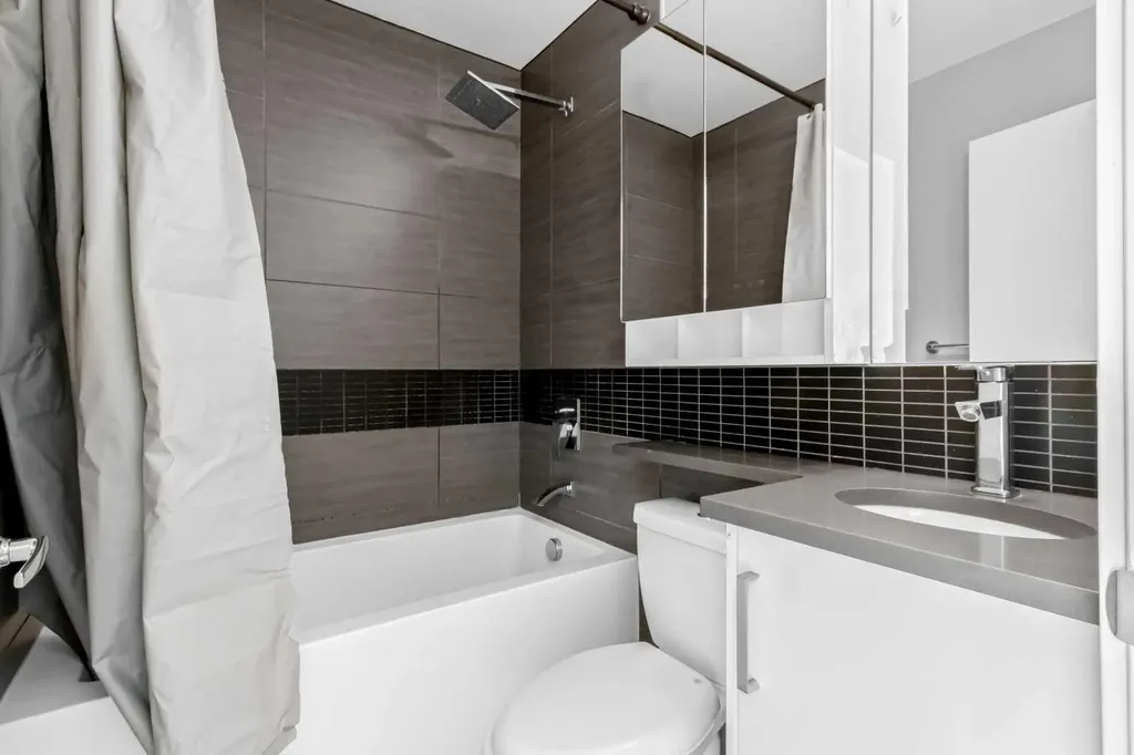 515 4 Avenue NE Calgary AB T2E 0J9