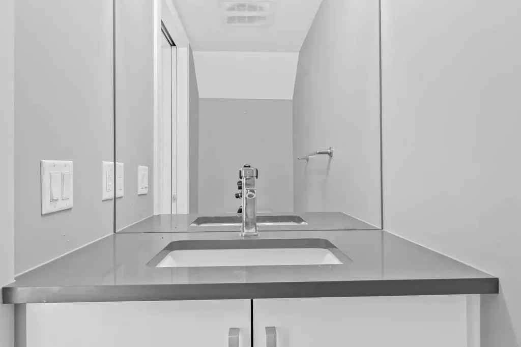 515 4 Avenue NE Calgary AB T2E 0J9