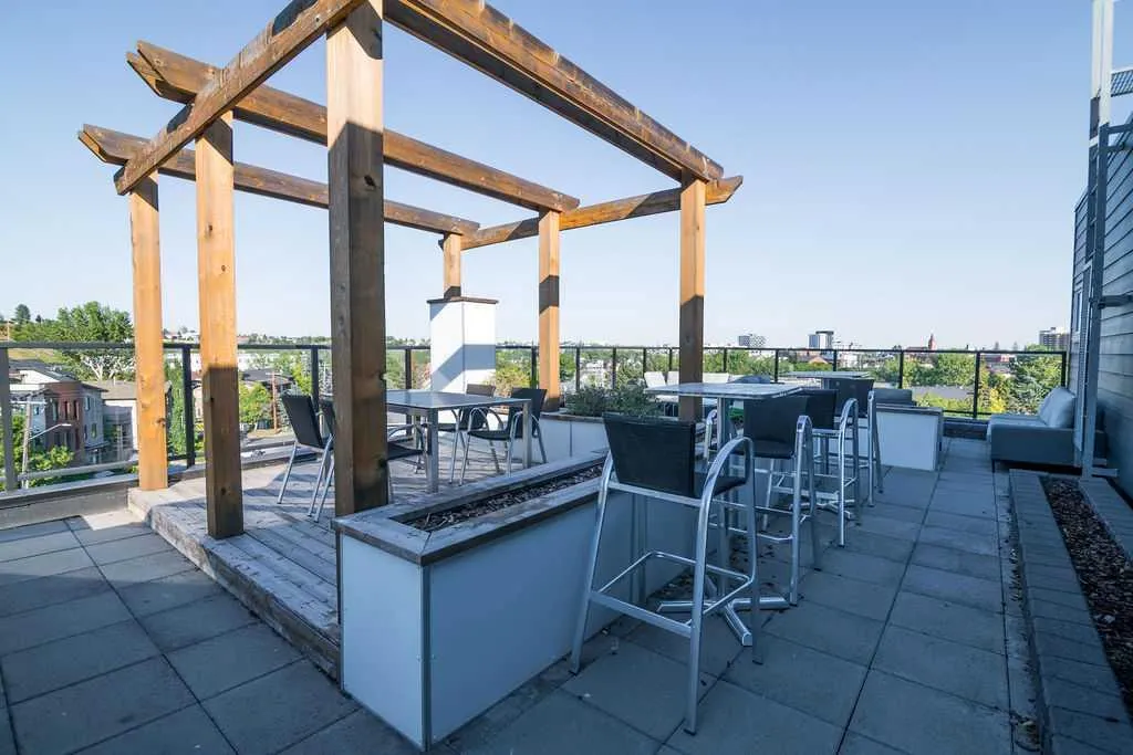 515 4 Avenue NE Calgary AB T2E 0J9