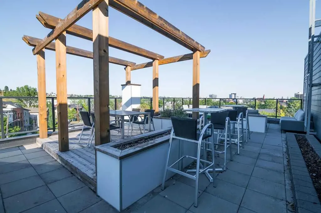 515 4 Avenue NE Calgary AB T2E 0J9