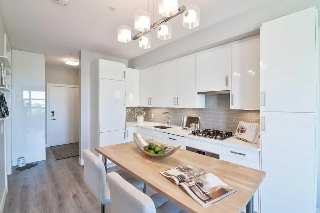 515 4 Avenue NE Calgary AB T2E 0J9