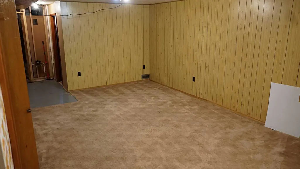 5308 52nd Avenue Mannville AB T0B 2W0