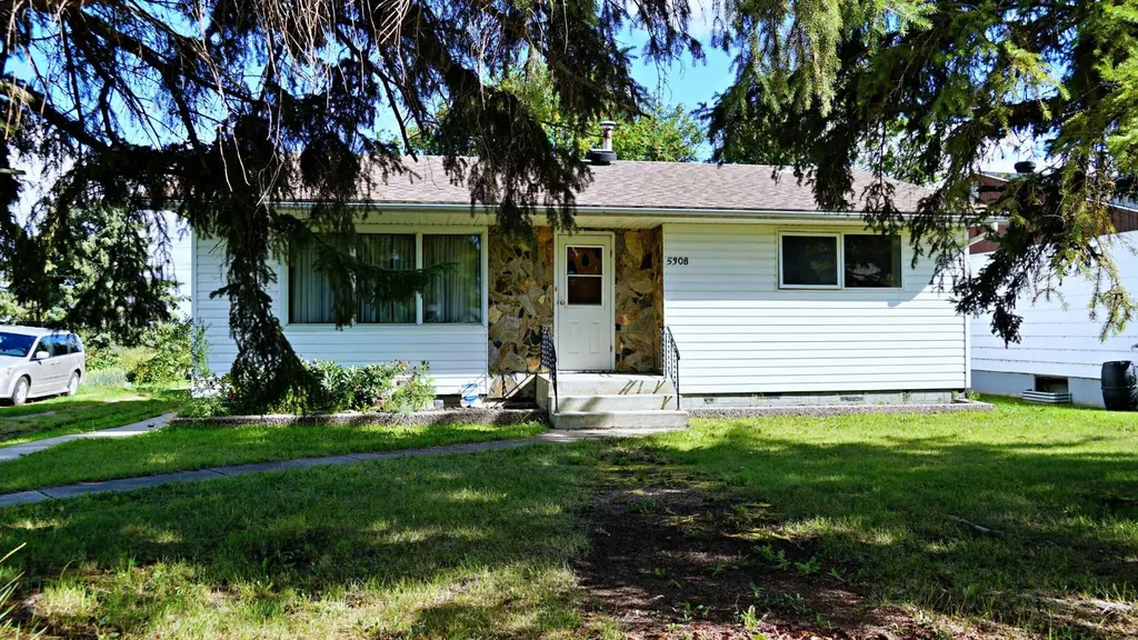 5308 52nd Avenue Mannville AB T0B 2W0