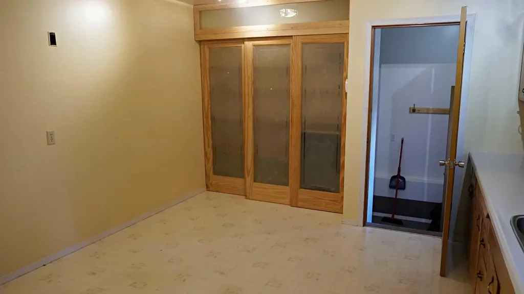 5308 52nd Avenue Mannville AB T0B 2W0