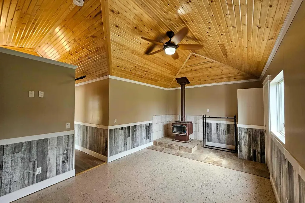 38551 Range Road 21 Rural Red Deer County AB T4E 2M7