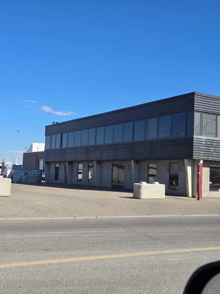 3601 2 Avenue N Lethbridge AB T1H 5K7