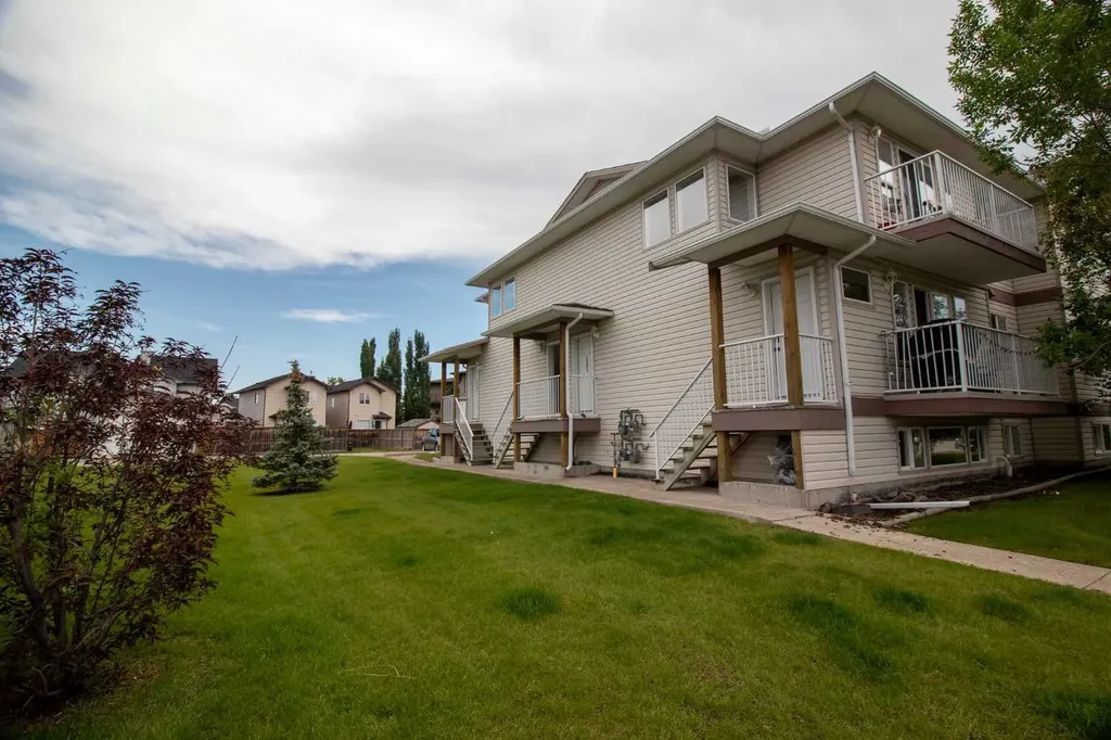 604 19 Street SE High River AB T1V 1V2