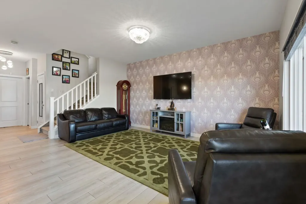 32 Cornerbrook Common NE Calgary AB T3N1M2