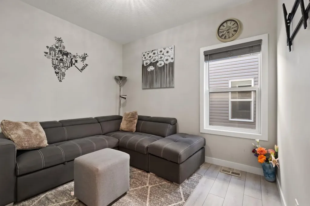 32 Cornerbrook Common NE Calgary AB T3N1M2