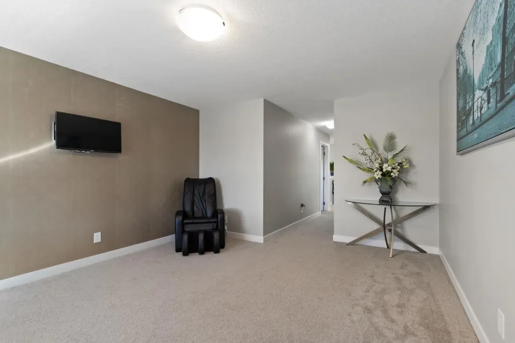 32 Cornerbrook Common NE Calgary AB T3N1M2