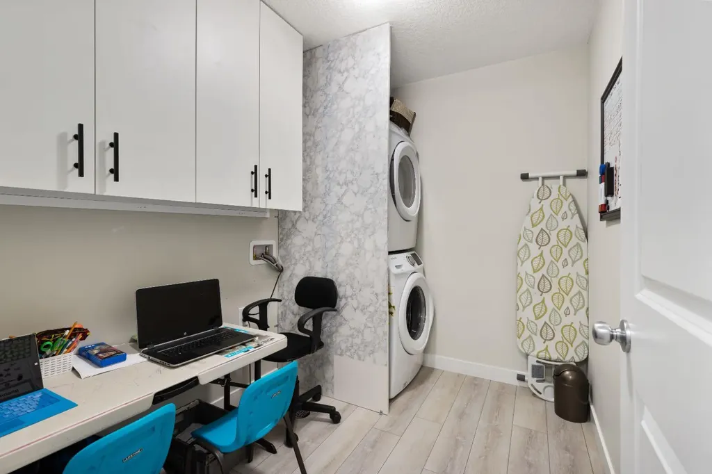 32 Cornerbrook Common NE Calgary AB T3N1M2
