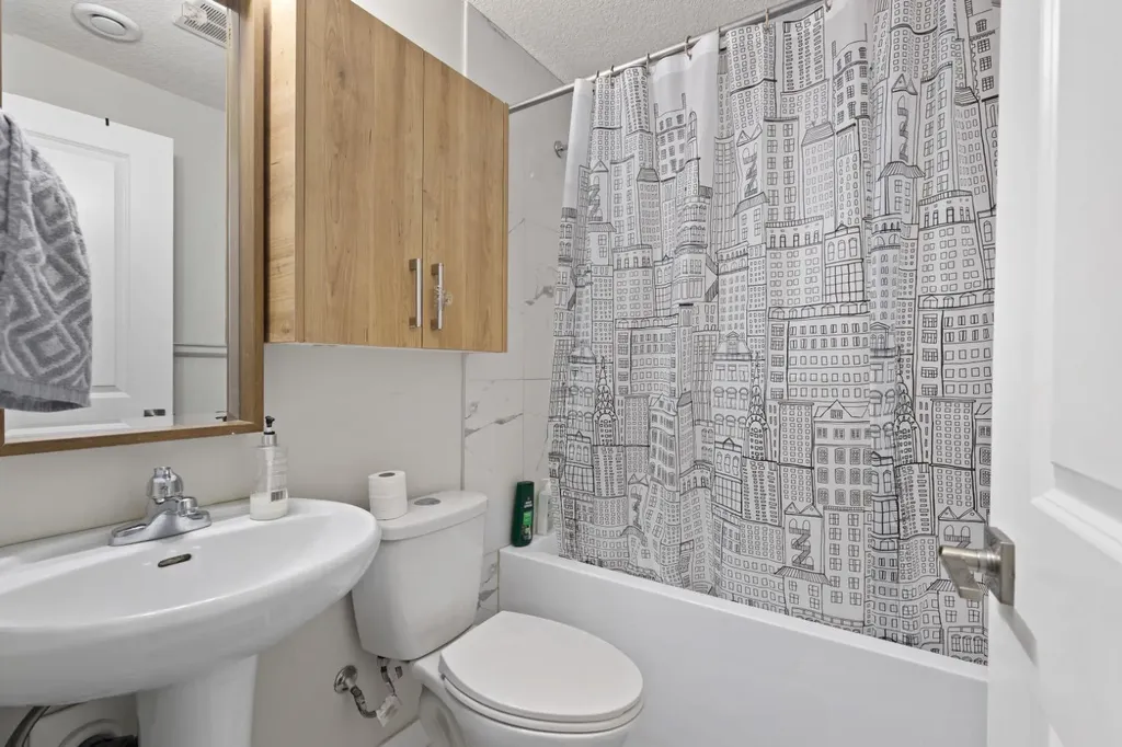 32 Cornerbrook Common NE Calgary AB T3N1M2