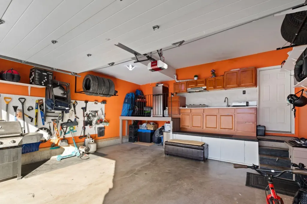 32 Cornerbrook Common NE Calgary AB T3N1M2