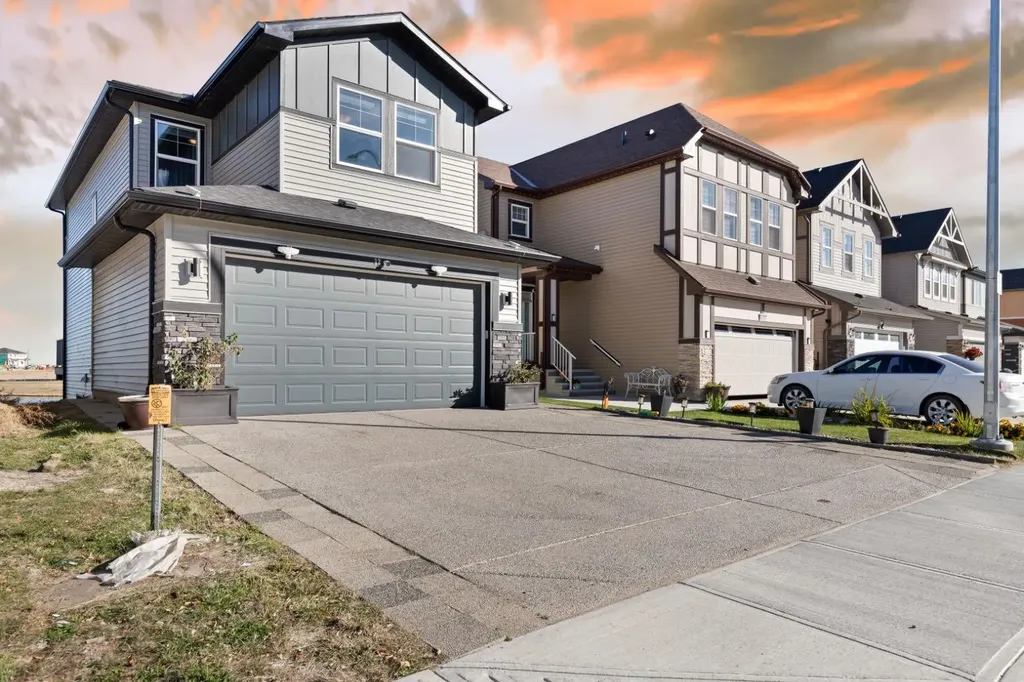 32 Cornerbrook Common NE Calgary AB T3N1M2