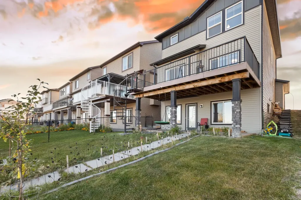 32 Cornerbrook Common NE Calgary AB T3N1M2