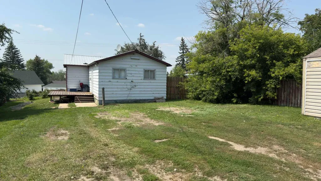 39 Rydberg Street Hughenden AB T0B 2E0
